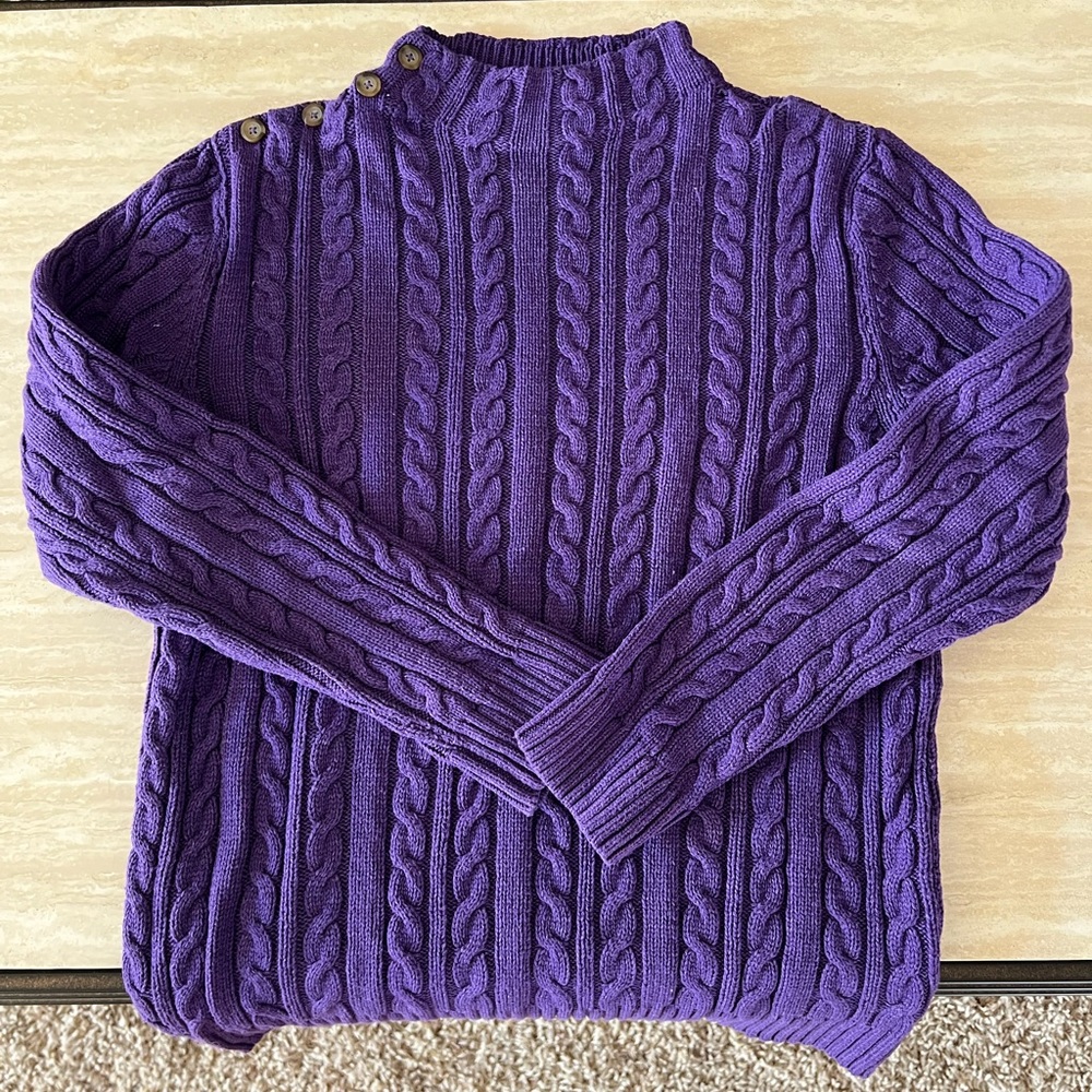 Gorgeous purple w/ bottom detail in neck 💜💜💜